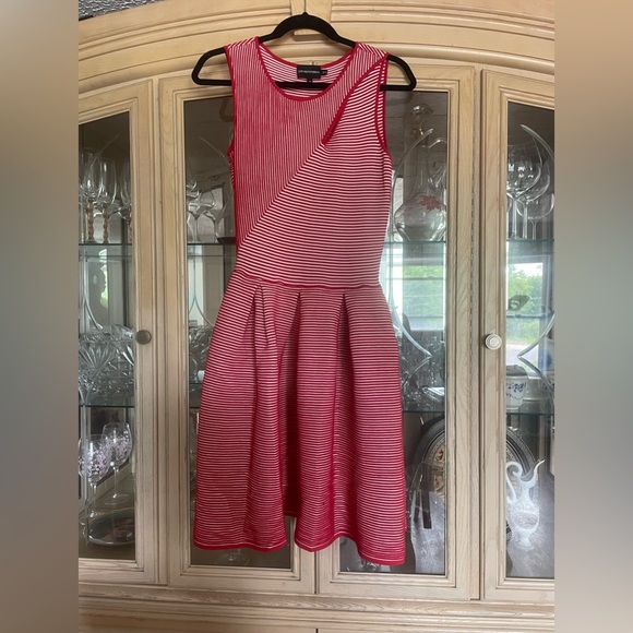 Size 42. Fits like a small/6. Stretchy material. - Picture 2 of 4